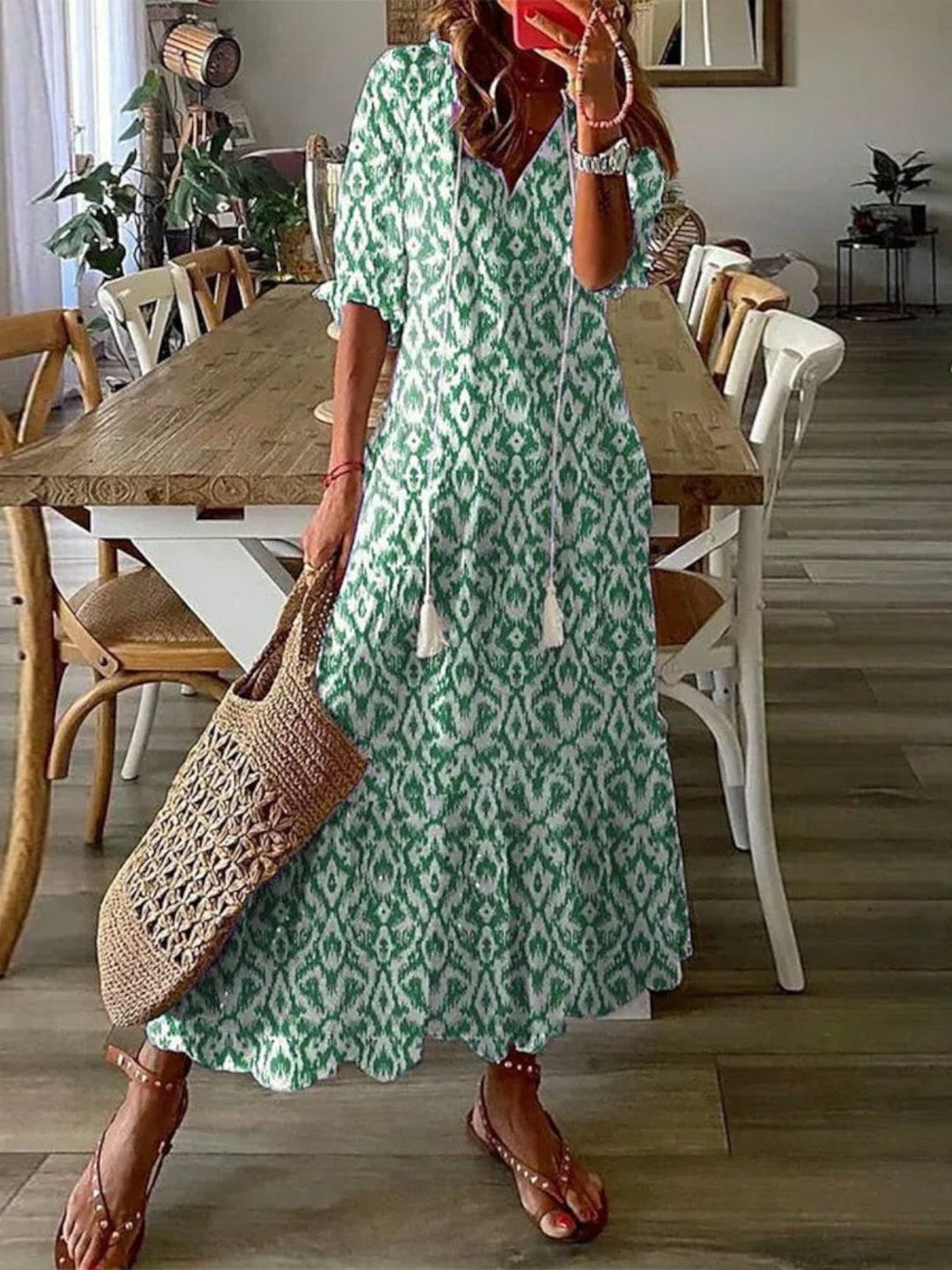Lena – letní šaty ve vintage stylu s boho vzorem a výstřihem do V
